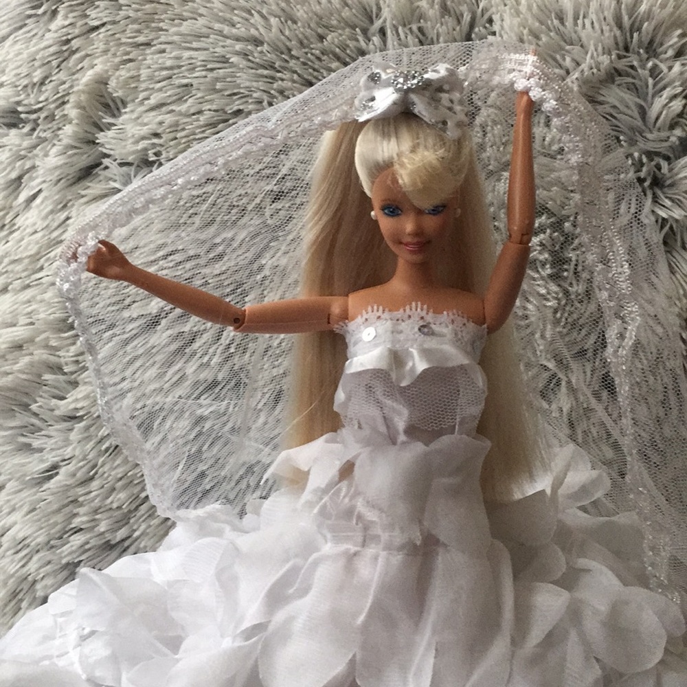 Barbie brides 👰 dress - Picture 2 of 8